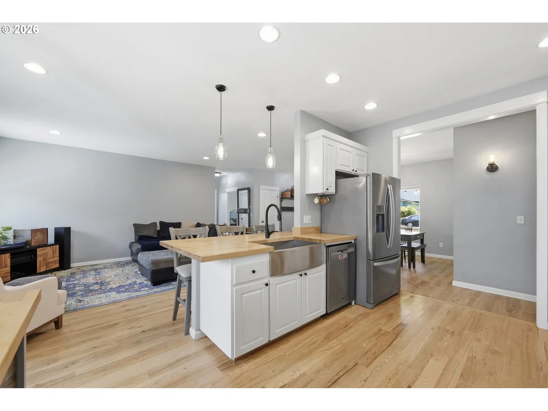Photo of 2910 RIVER RD