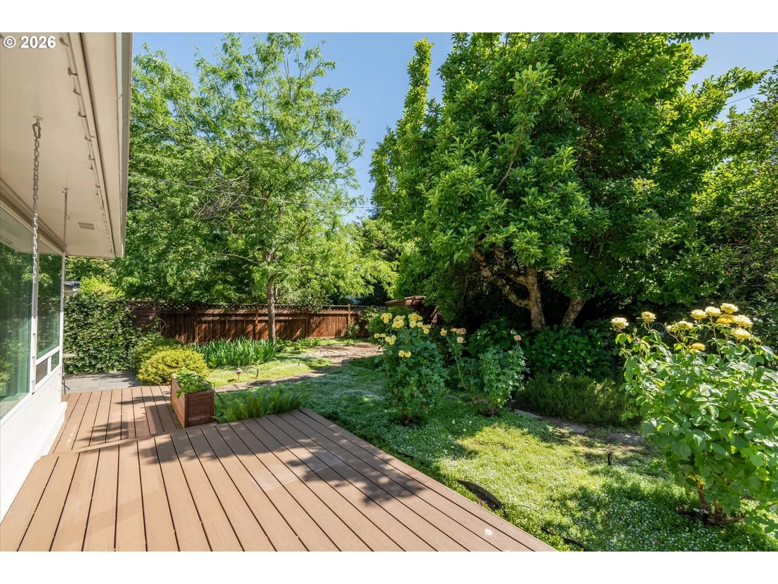 Photo of 243 DARTMOOR DR