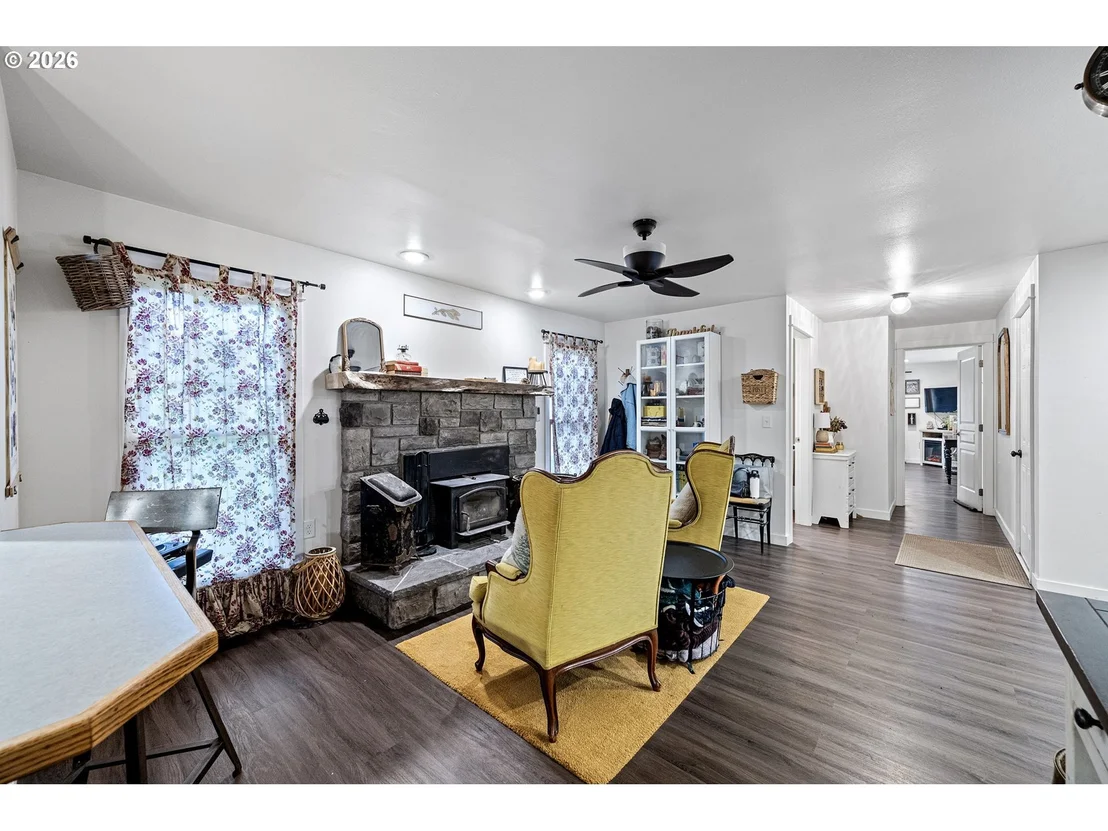 Photo of 39066 CARR TRAIL RD
