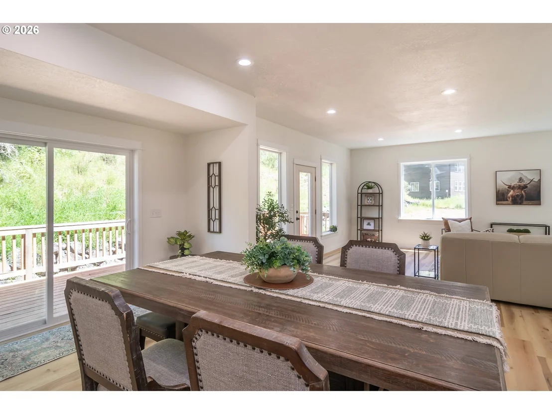 Photo of 492 TERRACE DR