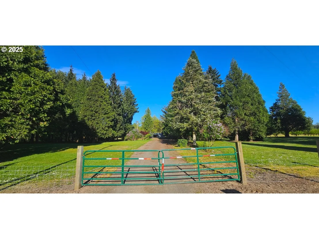 Photo of 93579 RIVER RD
