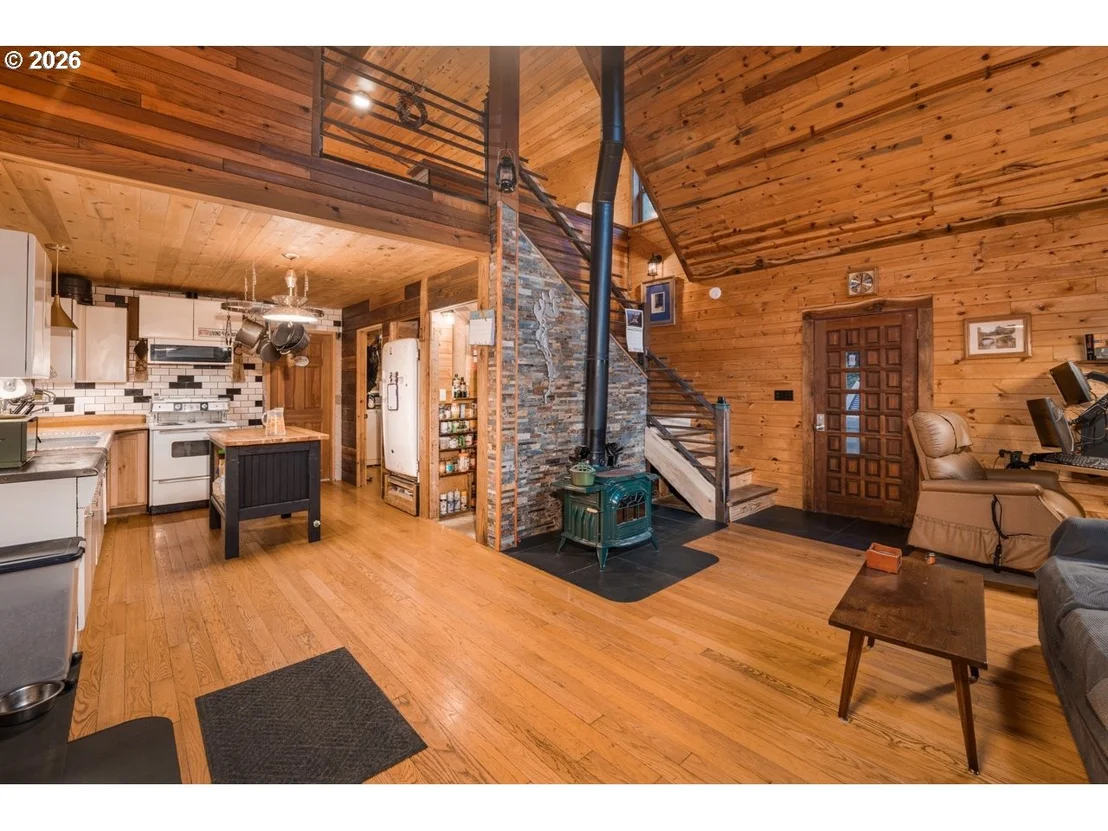 Photo of 55533 MCKENZIE RIVER DR