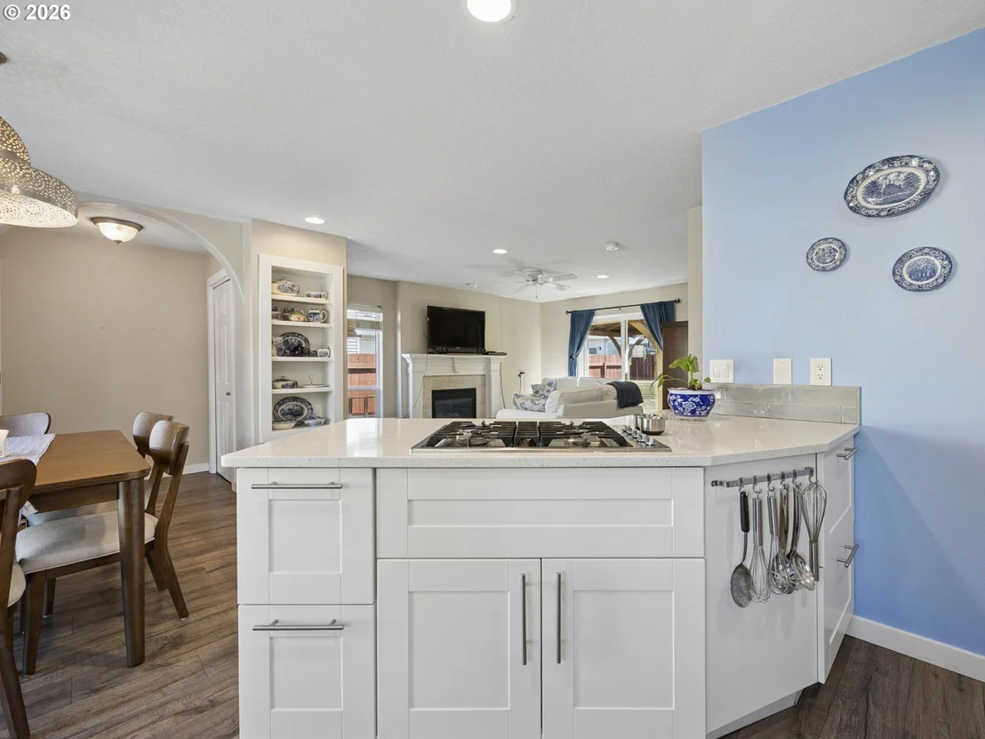 Photo of 644 SE MYRTLEWOOD PL