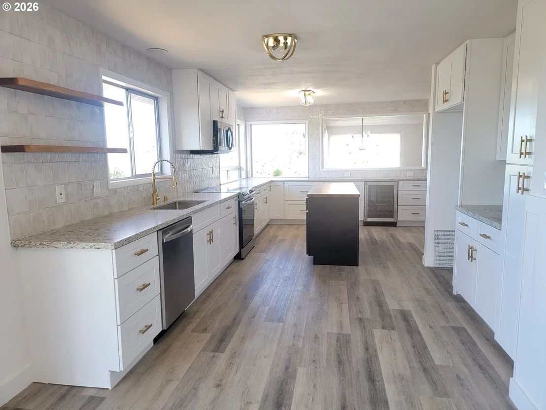 Photo of 2460 W 21ST AVE