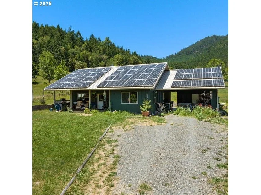 Photo of 1104 1106 Upper Cow Creek RD
