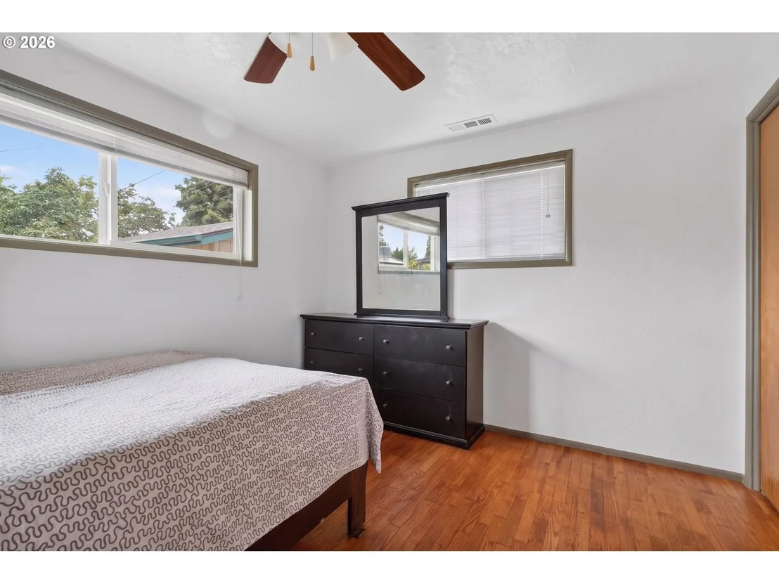 Photo of 447 MAXWELL RD