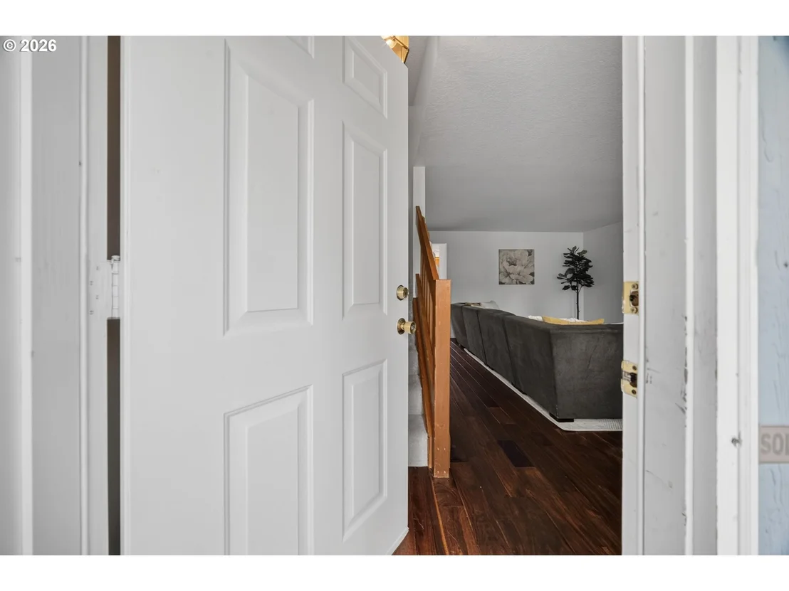 Photo of 212 SUNSET DR