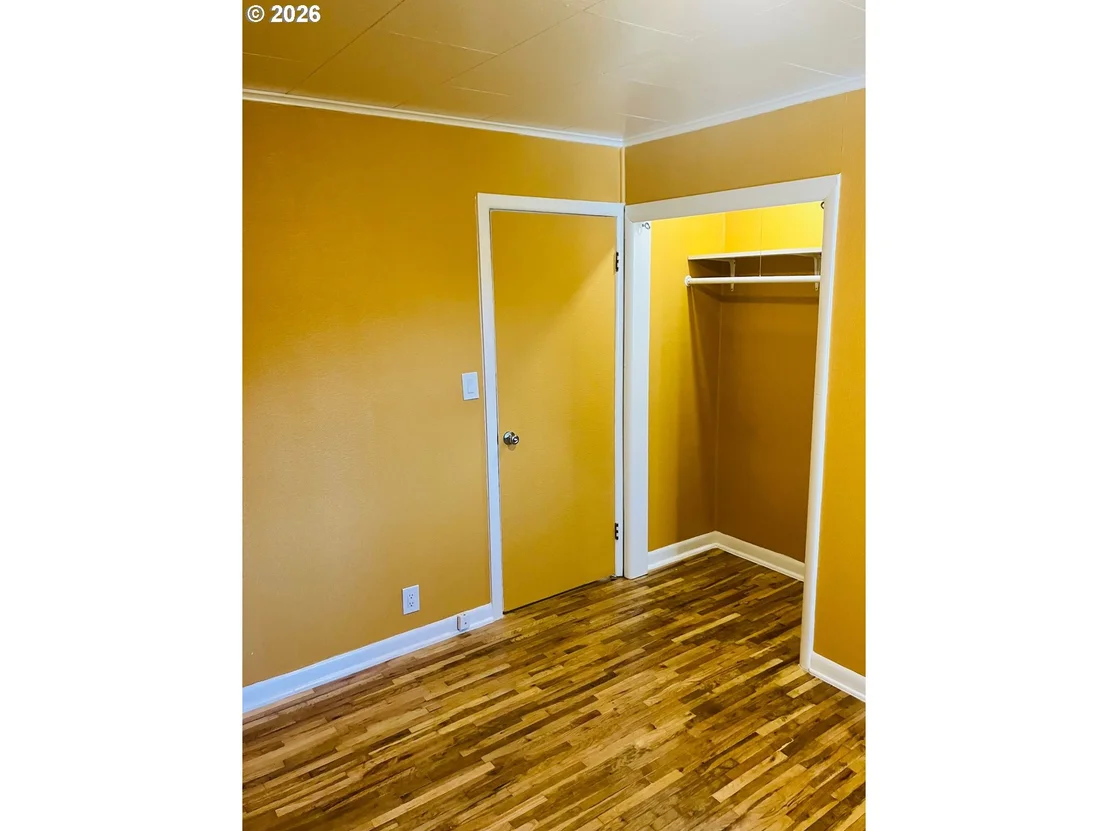 Photo of 152 W C ST
