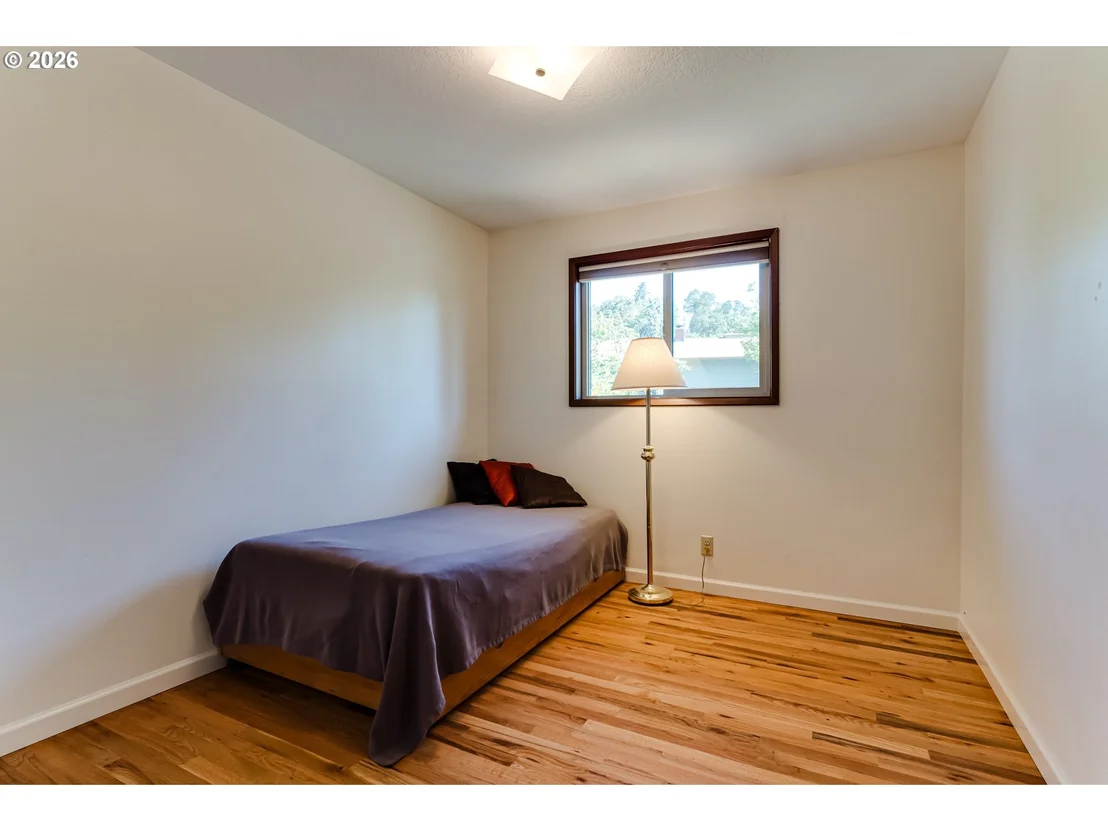 Photo of 450 W 28TH AVE