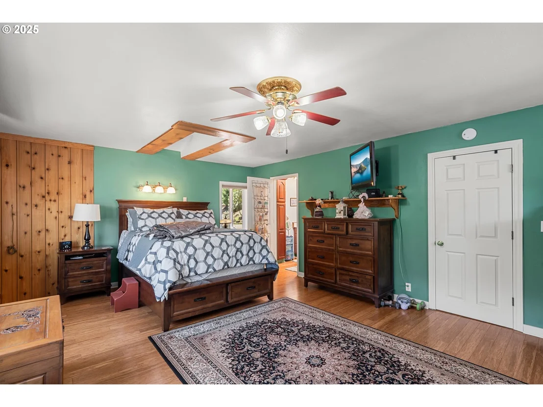 Photo of 520 BRIMSTONE RD