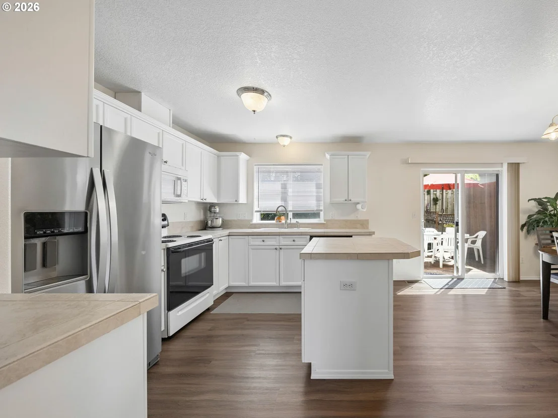 Photo of 1384 SW 22ND TER