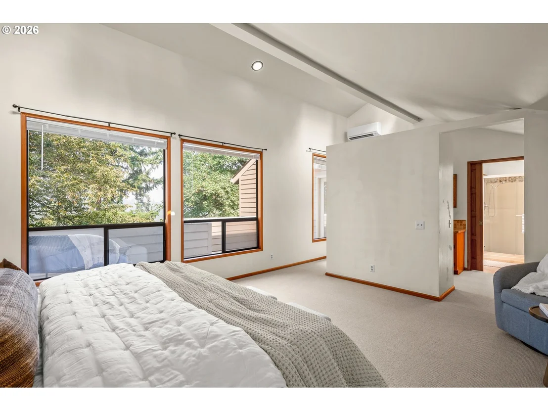 Photo of 3965 SPRING BLVD
