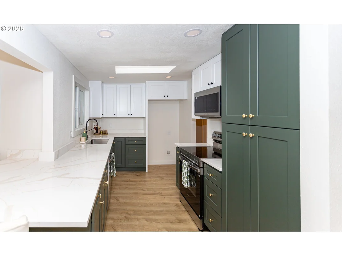 Photo of 395 E 46TH AVE