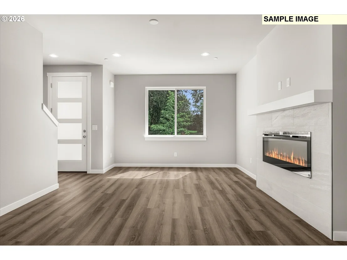 Photo of 137 NW MAWRCREST AVE