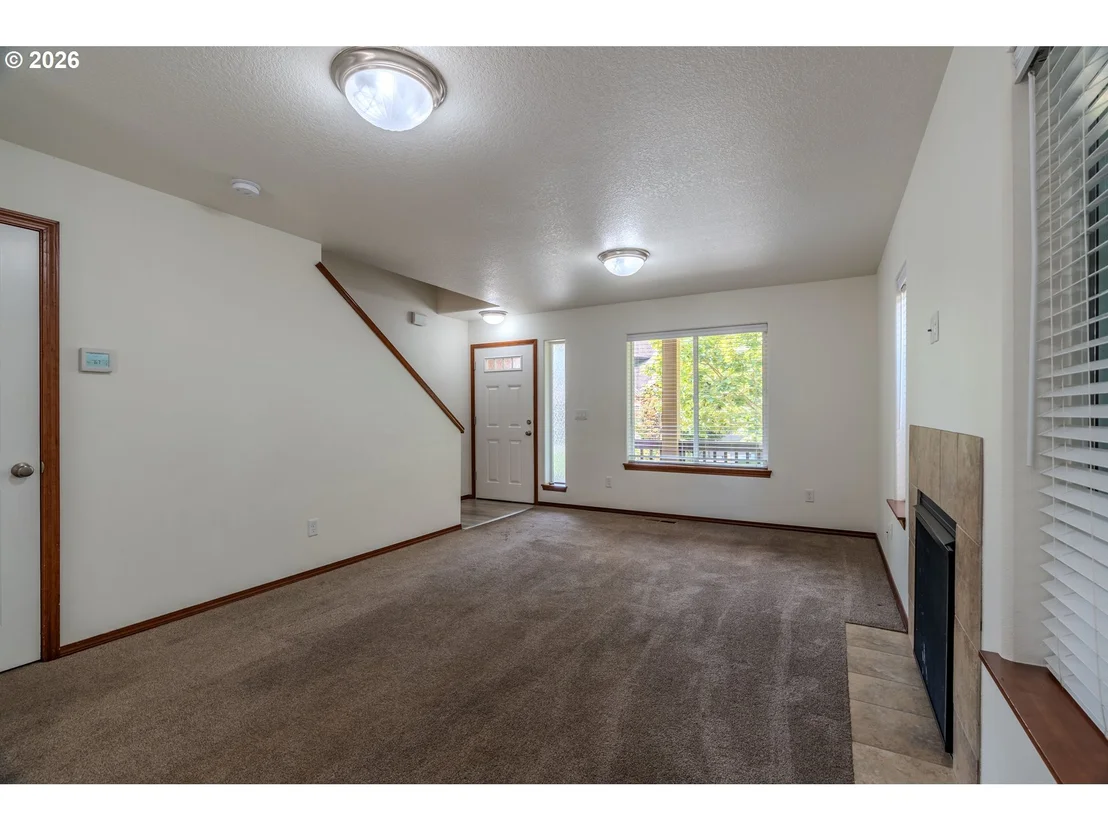 Photo of 2013 NW BELLA VISTA DR