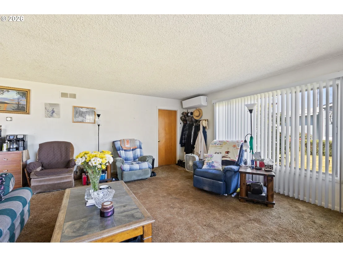 Photo of 311 SE GRAPE AVE