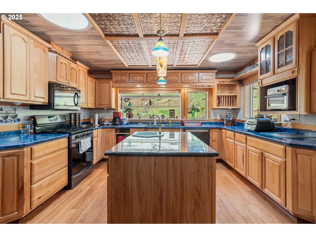 Photo of 520 BRIMSTONE RD