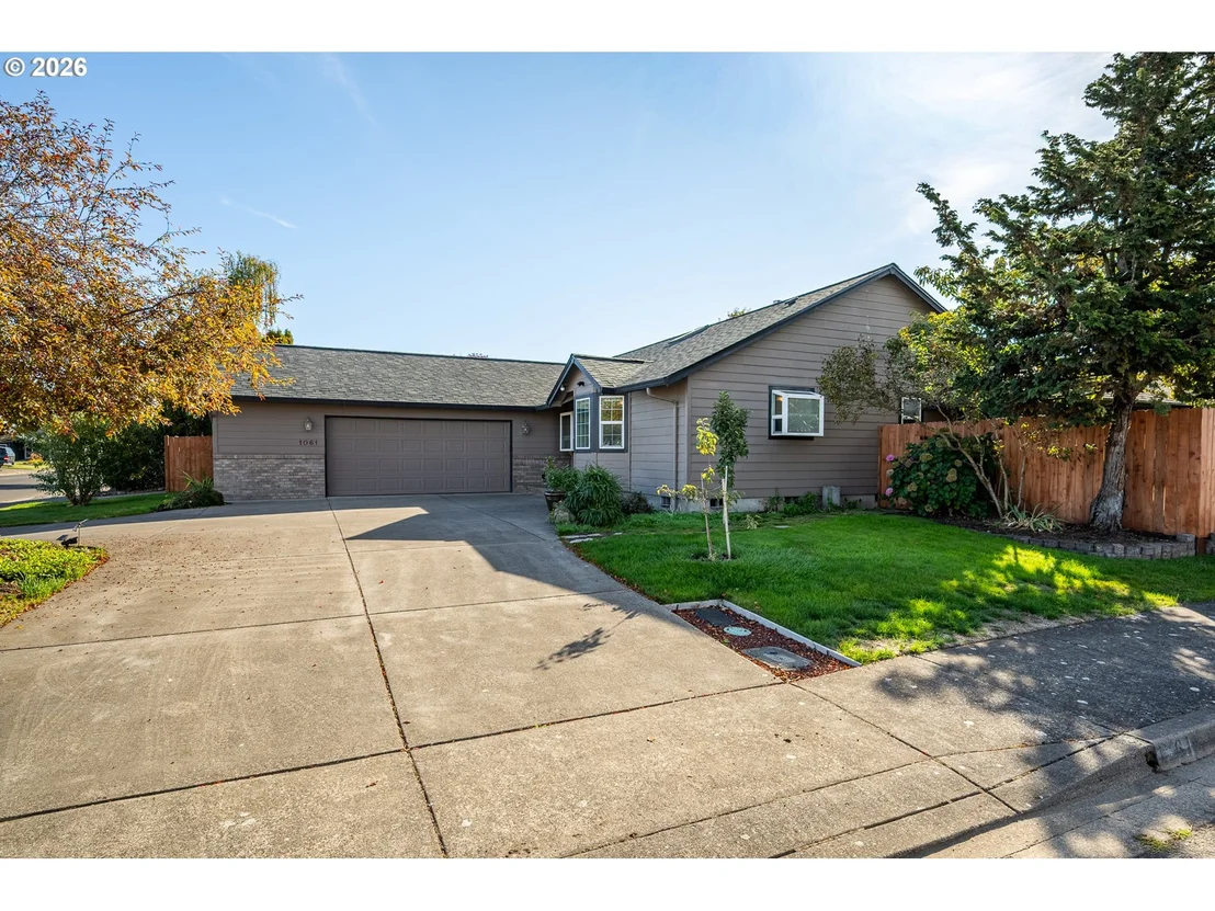 Photo of 1061 APPLEGATE PL