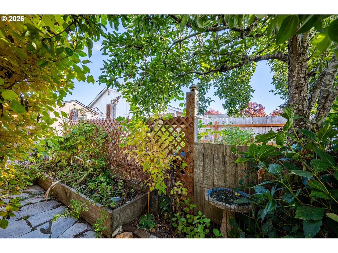 Photo of 1061 APPLEGATE PL