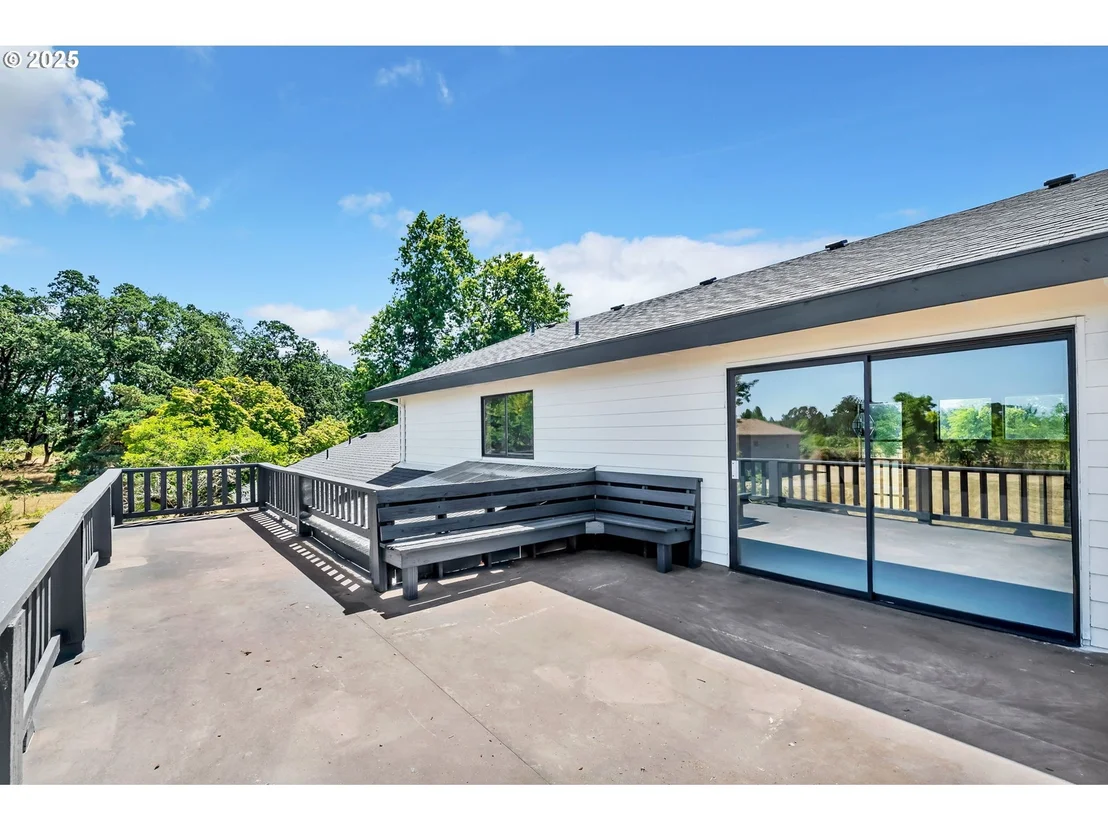 Photo of 27725 Royal