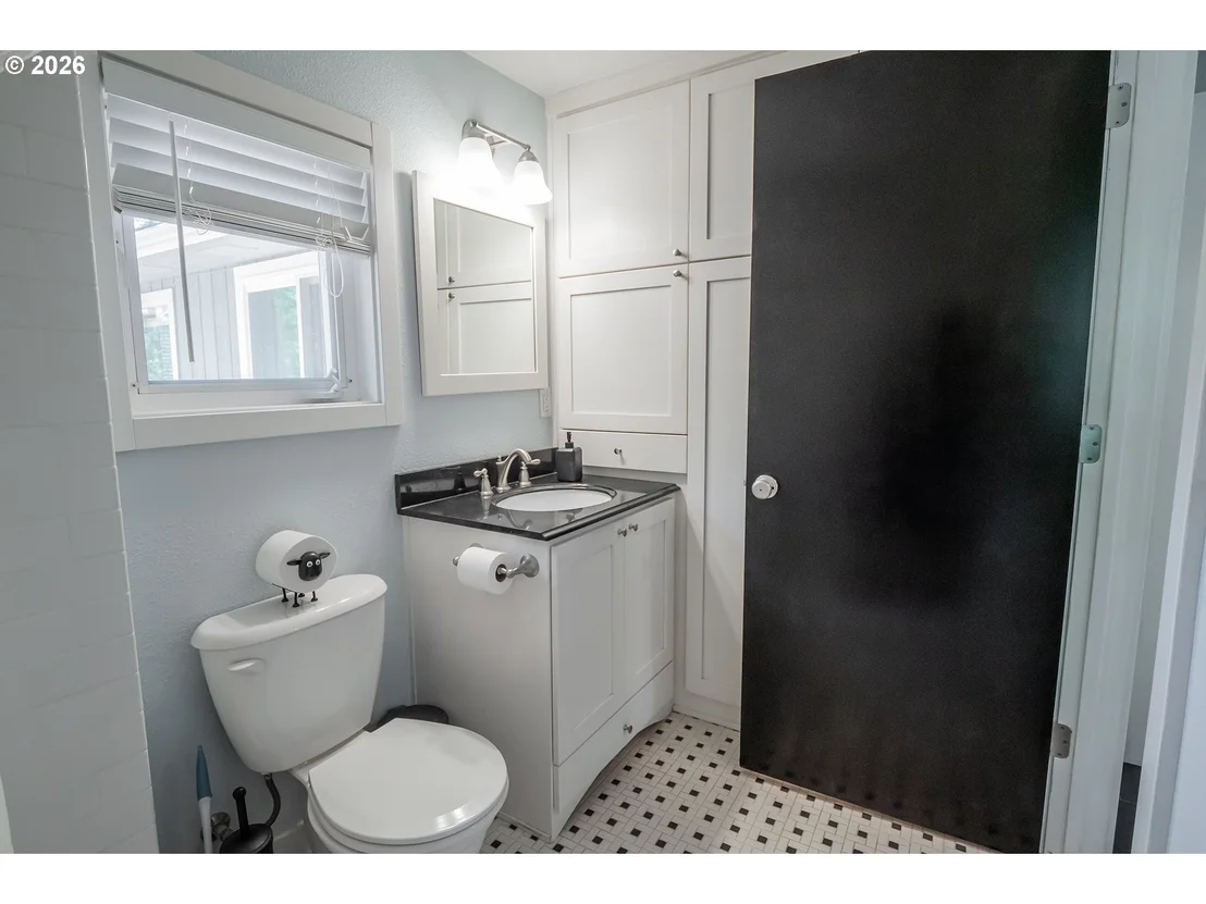 Photo of 1400 W 40TH AVE