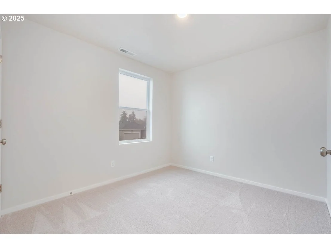 Photo of 422 Reno ST NE