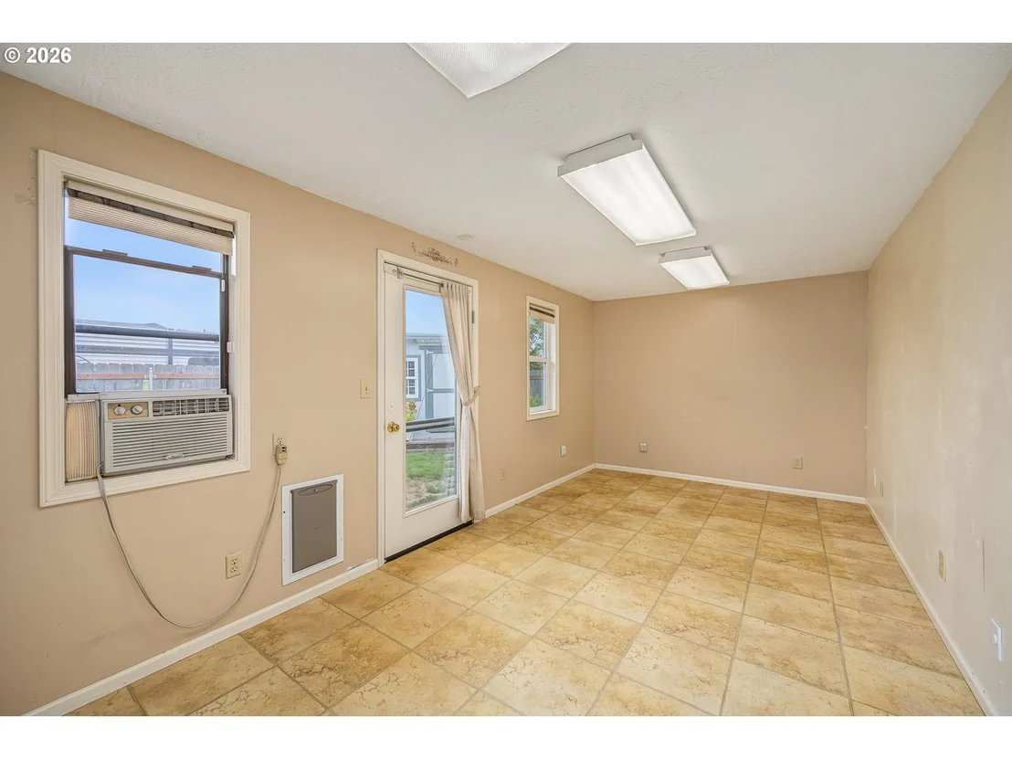 Photo of 6111 THURSTON RD