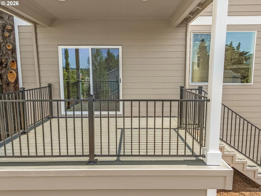 Photo of 291 NW MAWRCREST AVE