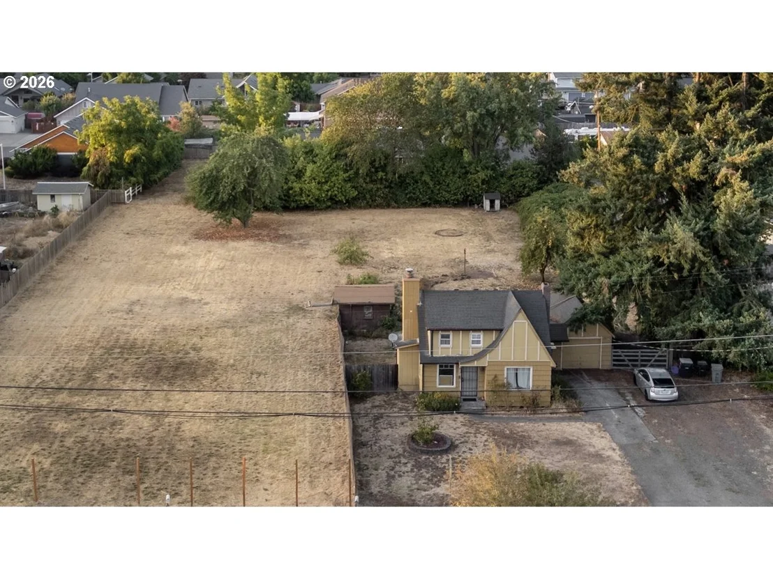 Photo of 185 FERNDALE DR