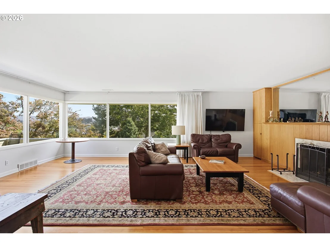 Photo of 60 W 22ND AVE