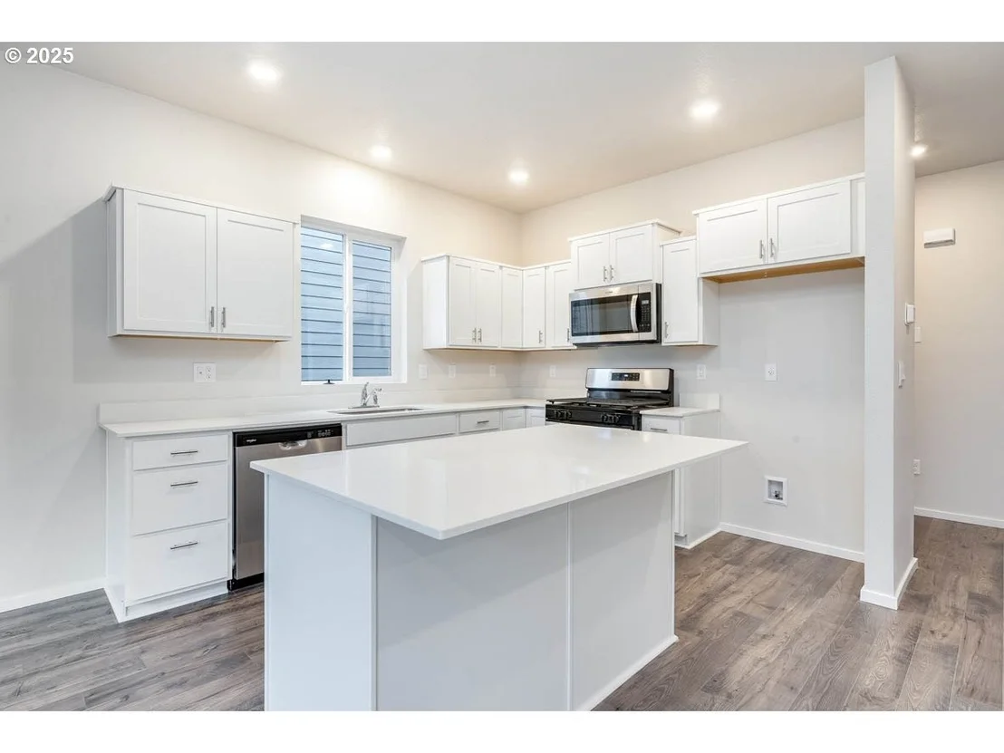 Photo of 422 Reno ST NE