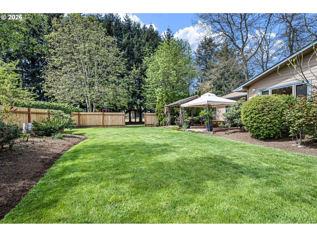 Photo of 84 GREEN LN