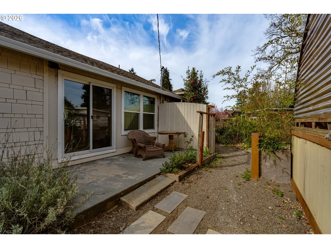 Photo of 111 HOLEMAN AVE