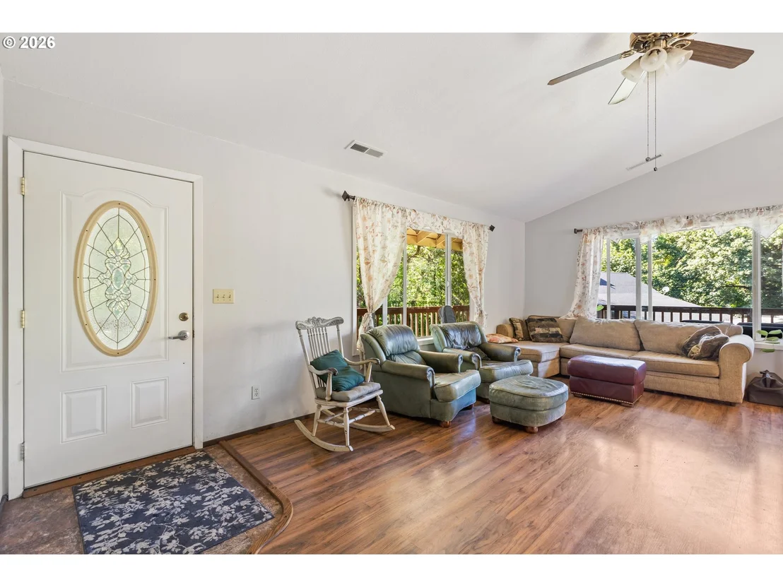 Photo of 123 BURCHARD DR