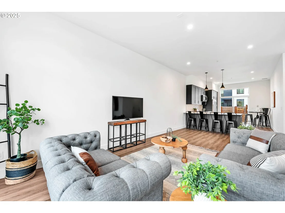 Photo of 177 E 20TH AVE
