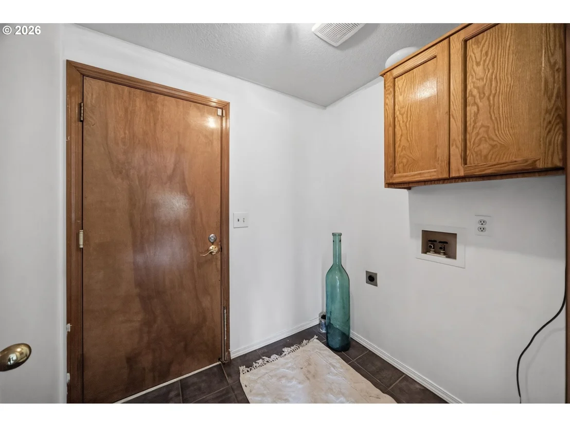 Photo of 212 SUNSET DR