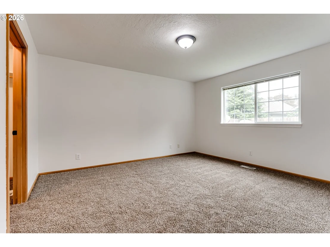 Photo of 555 HOLLYHOCK LN