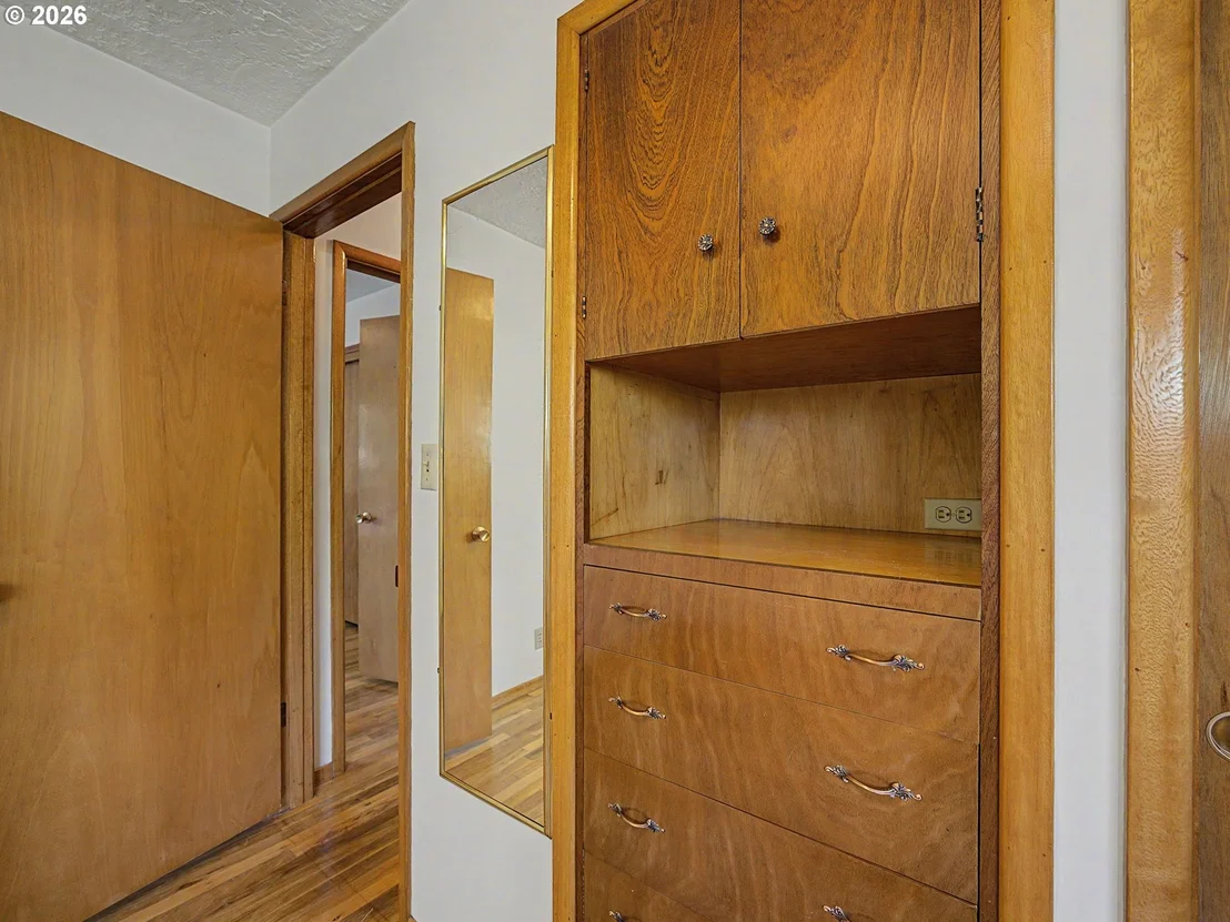 Photo of 250 SE JUNIPER AVE