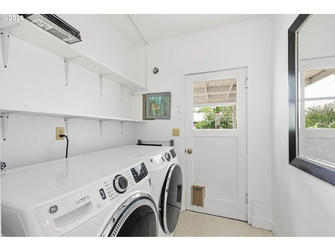 Photo of 595 DARTMOOR DR
