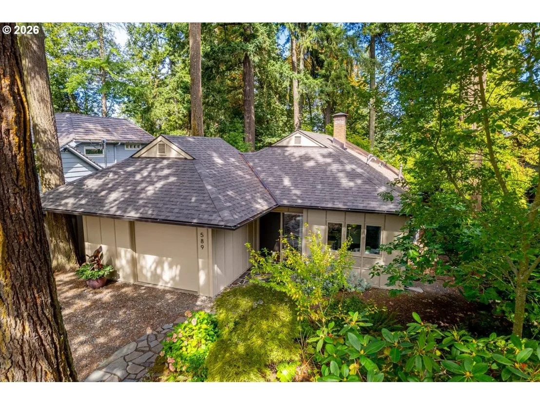 Photo of 589 RIDGEWAY RD