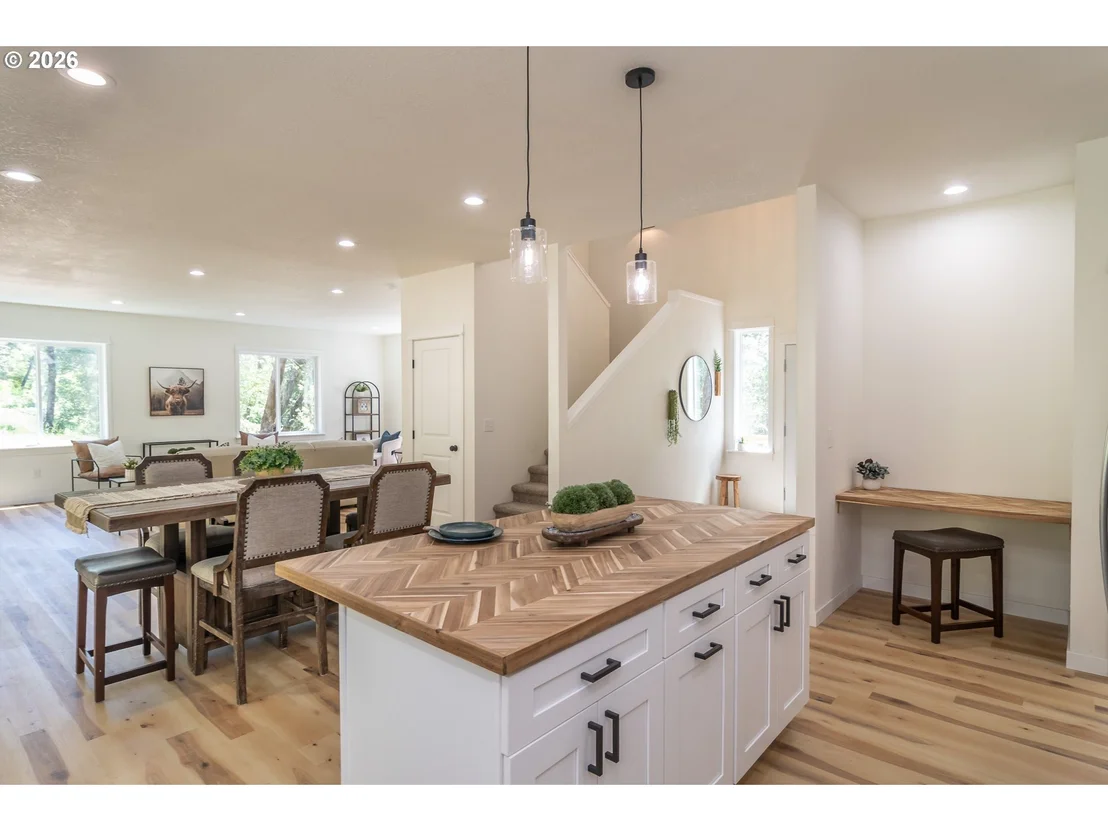 Photo of 492 TERRACE DR