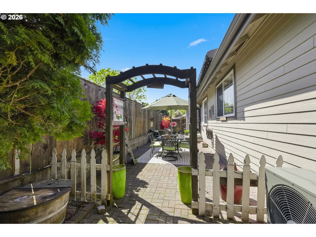 Photo of 1140 MOLLY LN