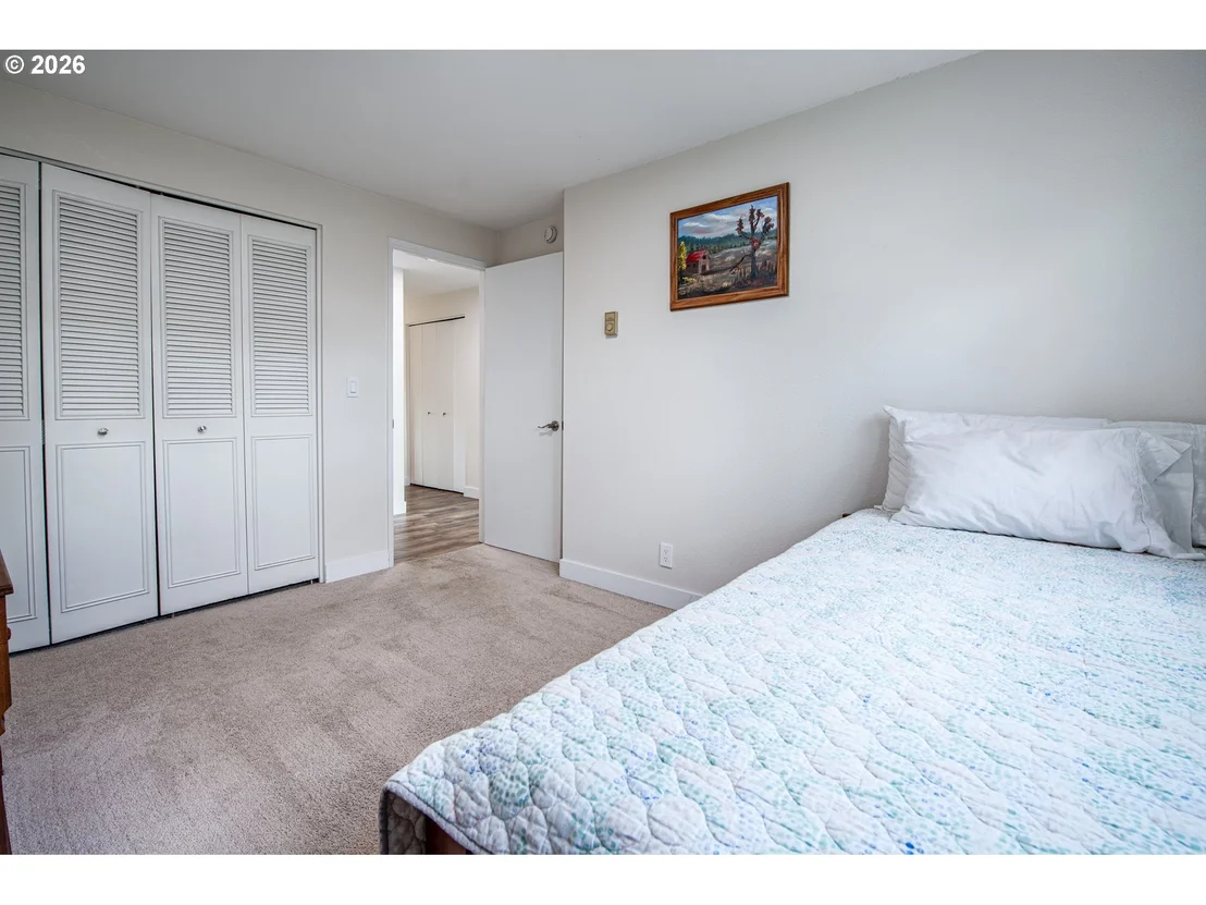 Photo of 1121 CEDAR PL