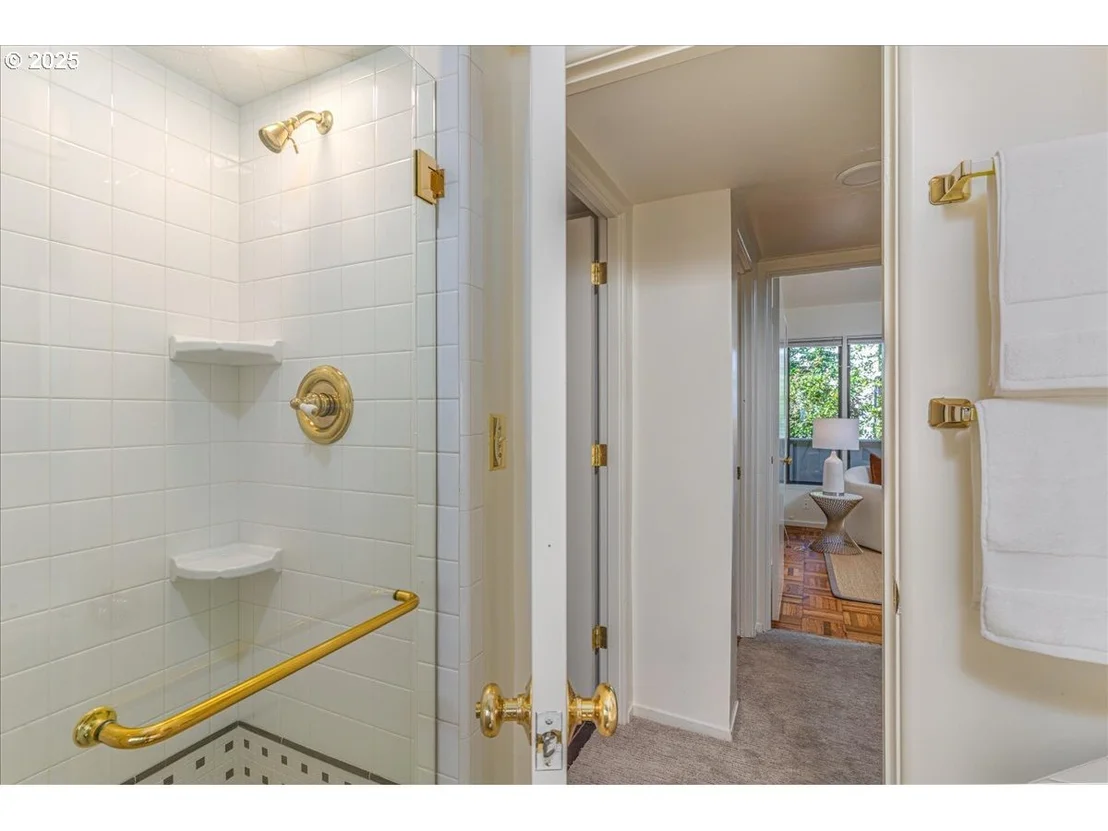 Photo of 589 RIDGEWAY RD