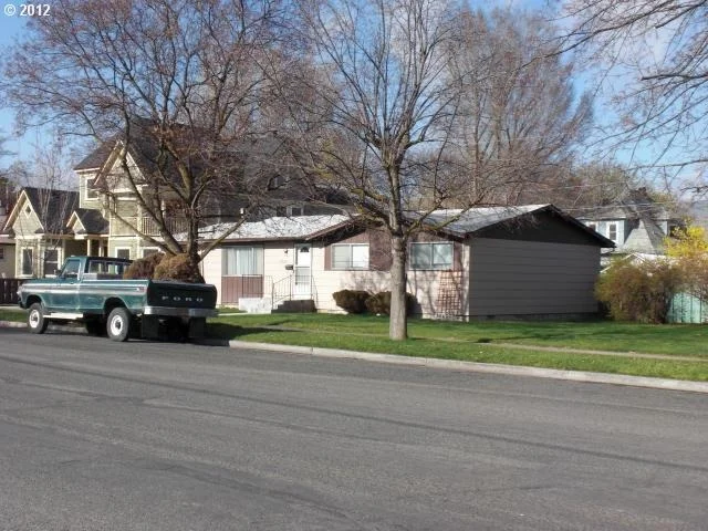 Photo of 2775 MAIN ST