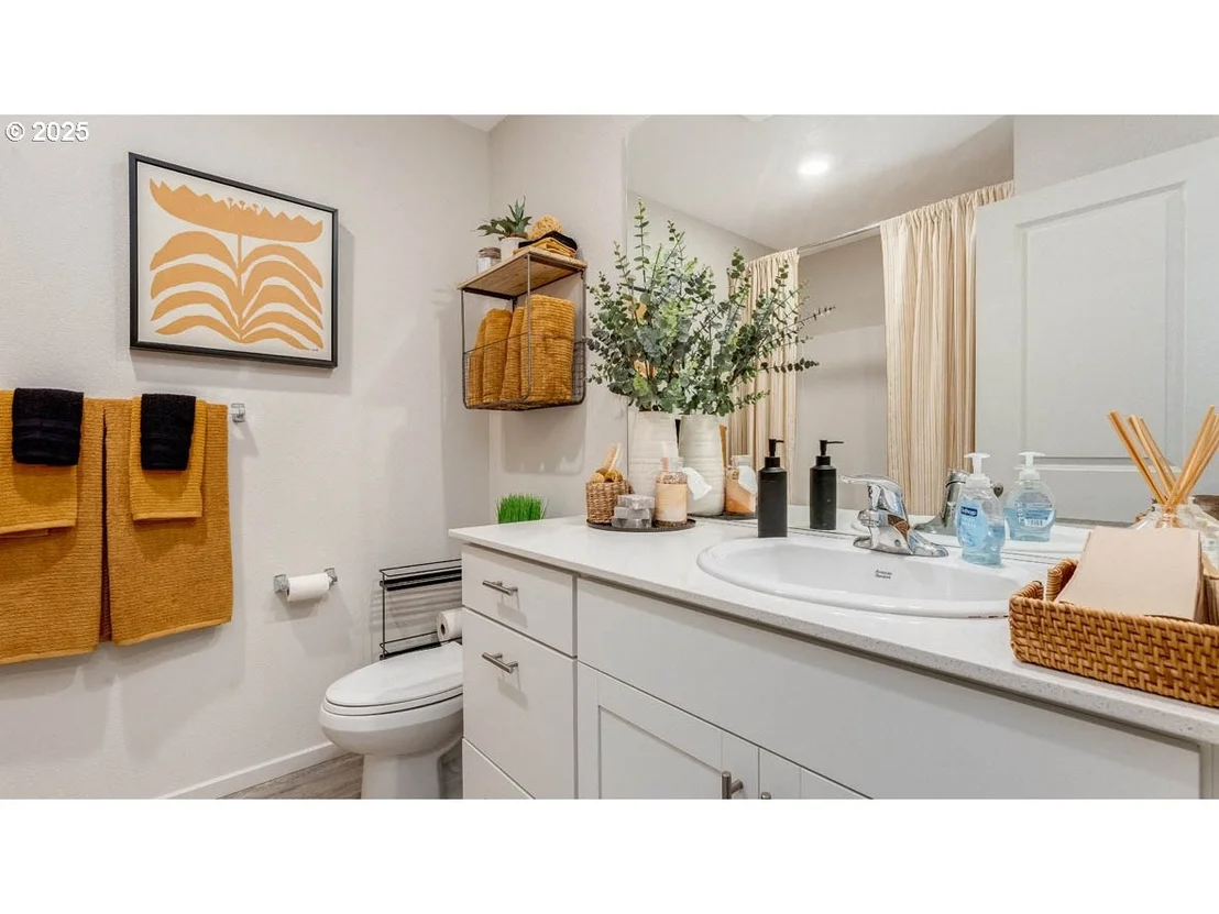 Photo of 4928 Elvis AVE NE