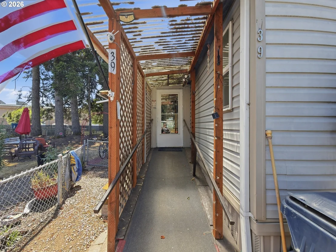 Photo of Unit 39 at 2145 31ST ST