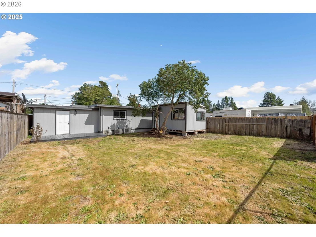 Photo of 165 N 15TH ST