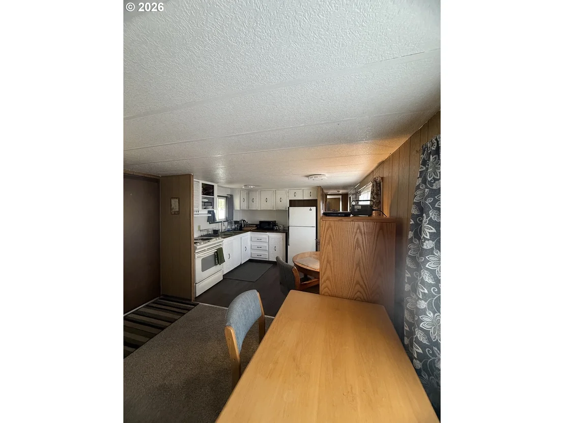 Photo of Unit 5 at 4531 FRANKLIN BLVD