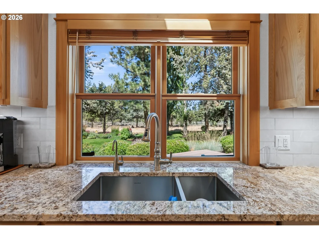 Photo of 17690 Mountain View RD SW